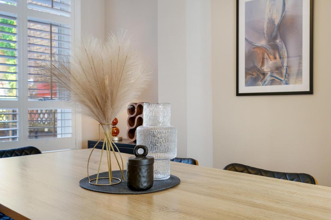 Luxury 3 Bedroom 2 Bathroom House, Fulham By 360Stays Лондон Экстерьер фото