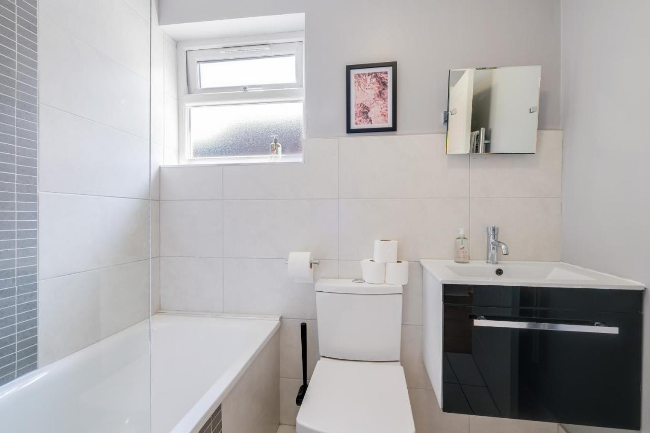 Luxury 3 Bedroom 2 Bathroom House, Fulham By 360Stays Лондон Экстерьер фото