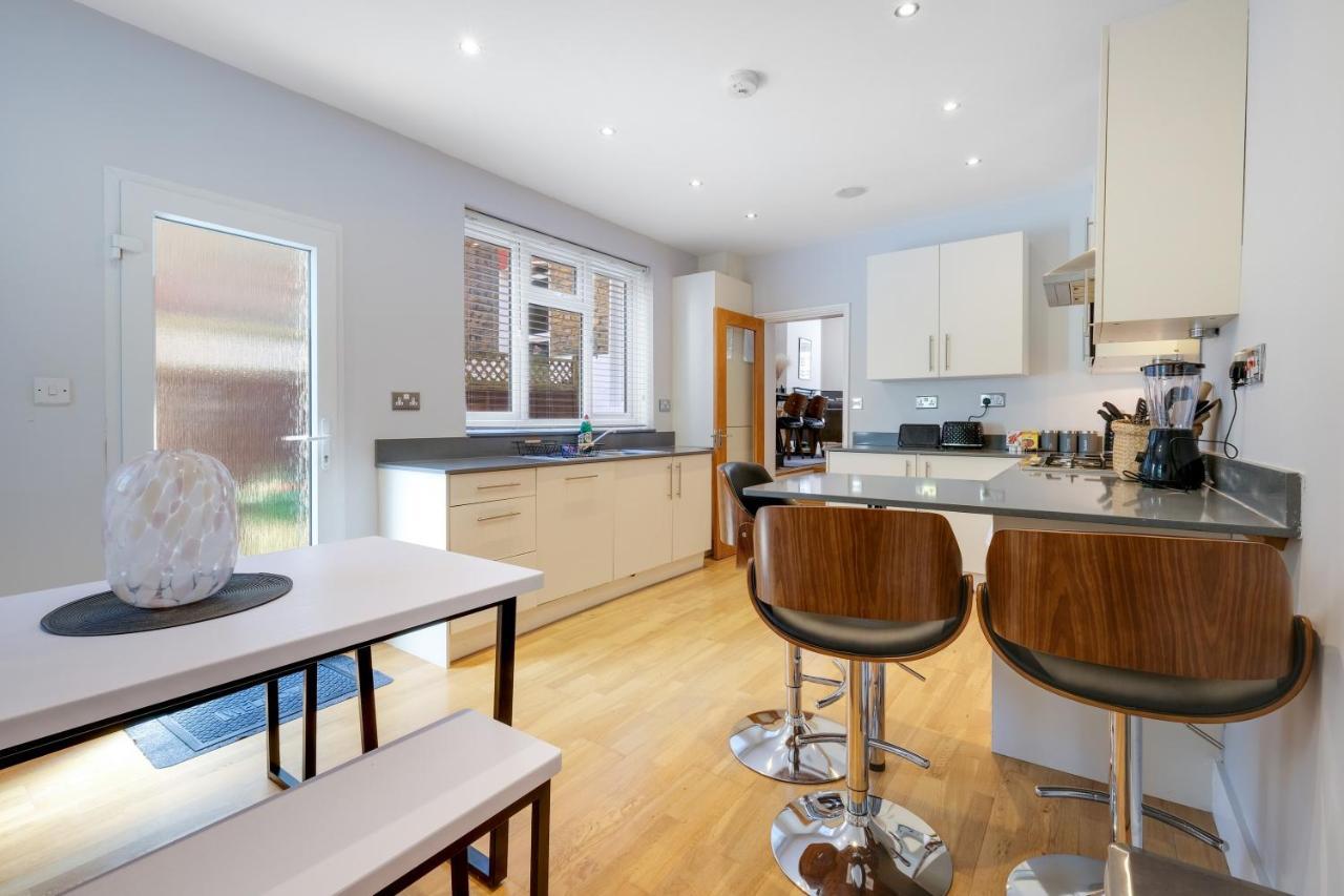 Luxury 3 Bedroom 2 Bathroom House, Fulham By 360Stays Лондон Экстерьер фото