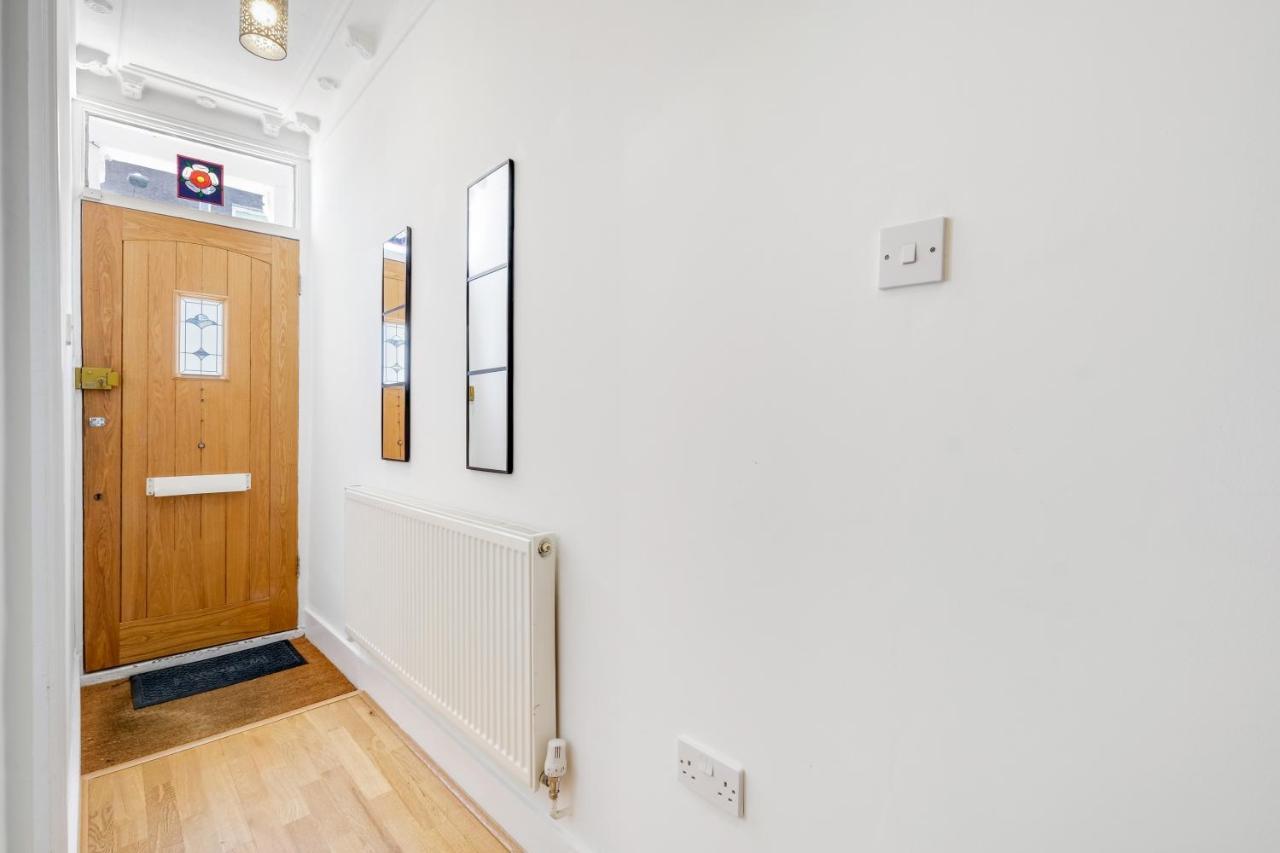 Luxury 3 Bedroom 2 Bathroom House, Fulham By 360Stays Лондон Экстерьер фото