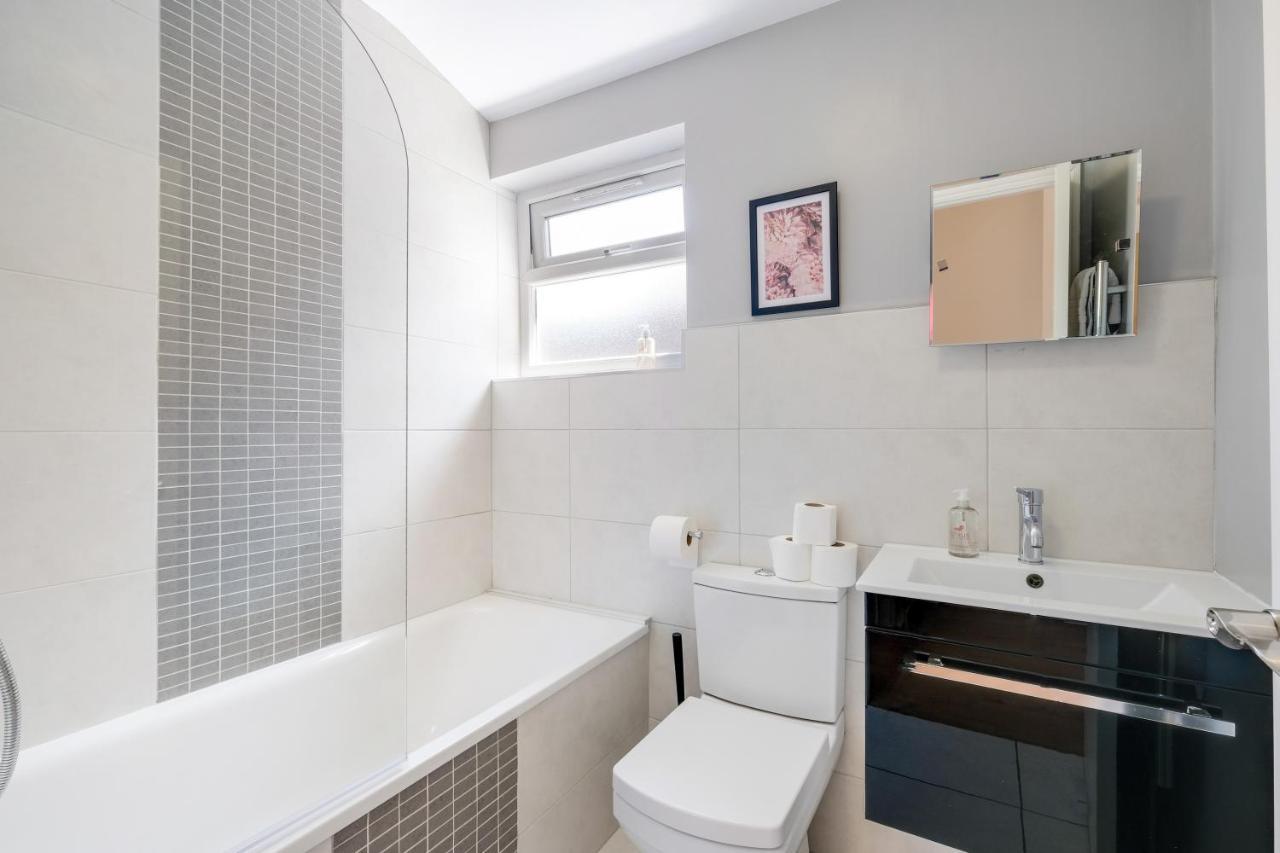 Luxury 3 Bedroom 2 Bathroom House, Fulham By 360Stays Лондон Экстерьер фото