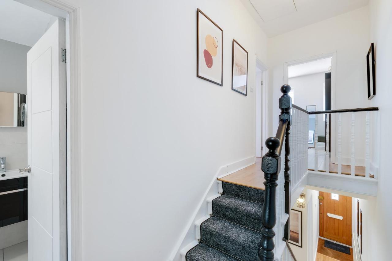 Luxury 3 Bedroom 2 Bathroom House, Fulham By 360Stays Лондон Экстерьер фото